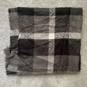 black plaid blanket scarf